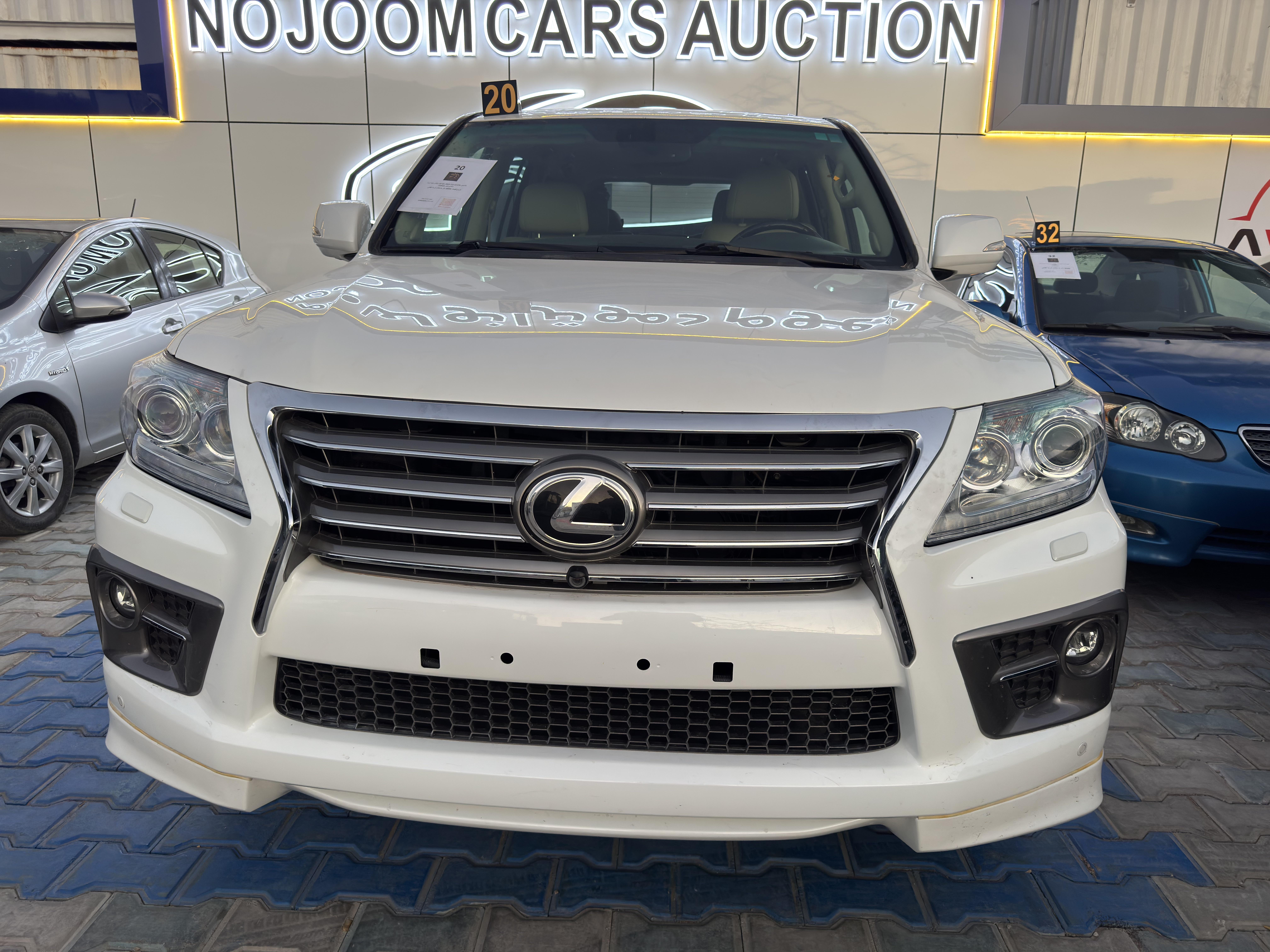 2014 LEXUS LX 580